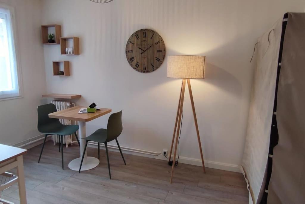 Apartment Studio-heart Of Town-bd Des Pyrenees-quiet *